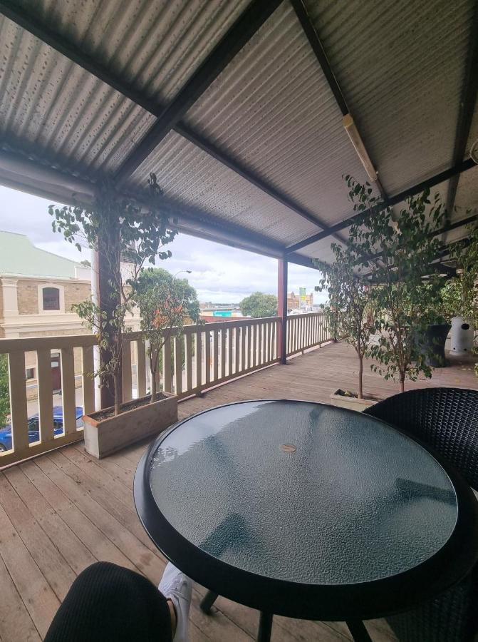 Balcony On Sixth Lodge Murray Bridge Bagian luar foto