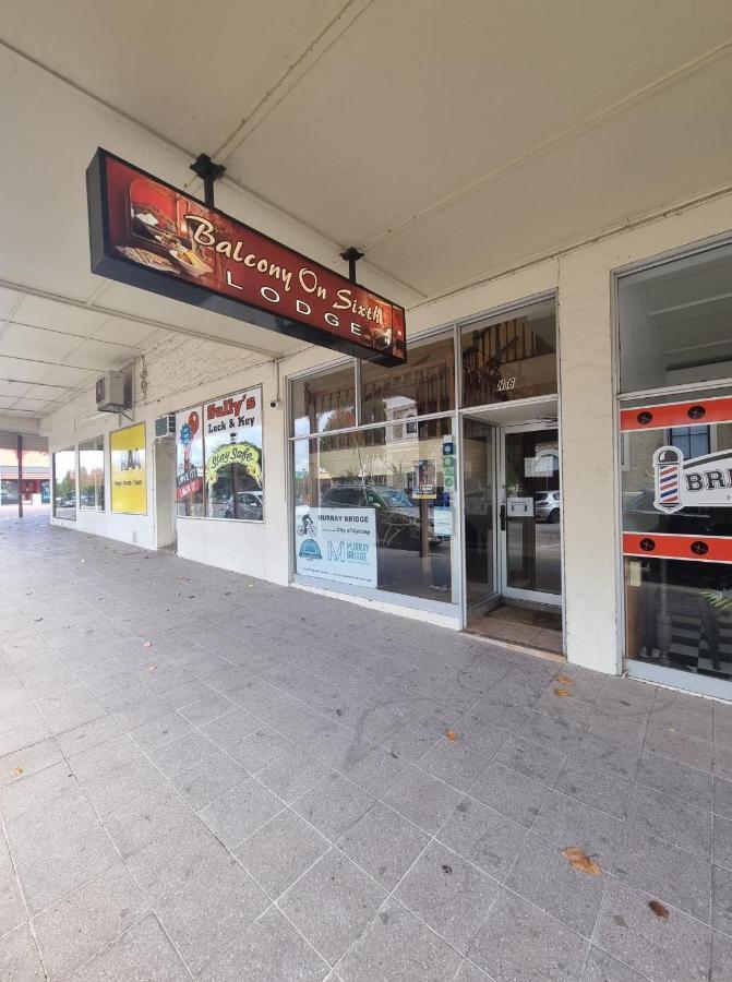 Balcony On Sixth Lodge Murray Bridge Bagian luar foto