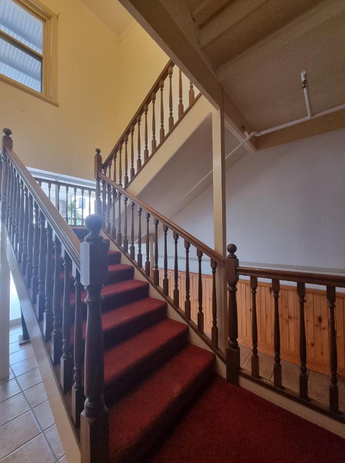 Balcony On Sixth Lodge Murray Bridge Bagian luar foto