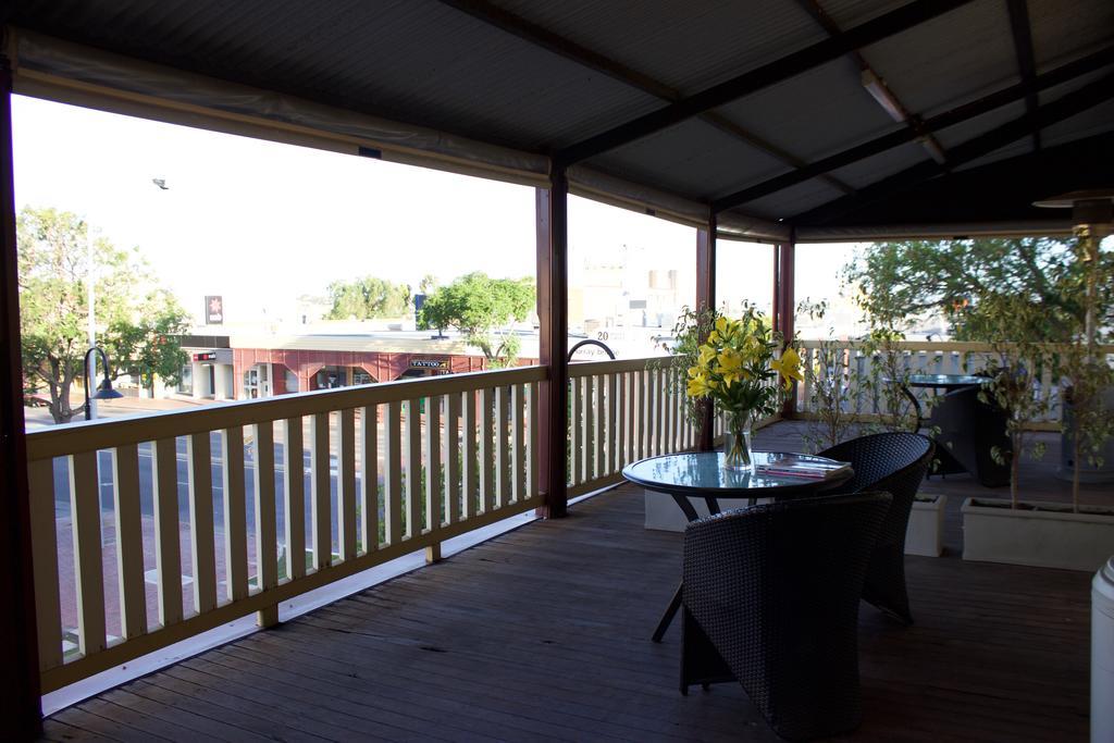 Balcony On Sixth Lodge Murray Bridge Bagian luar foto
